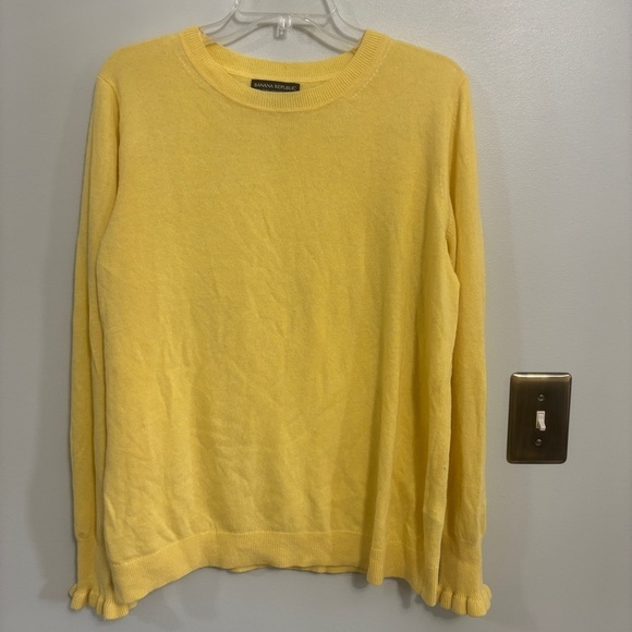 Filpucci wool Banana Republic yellow sweater with ruffled wrist extra large - Picture 1 of 5